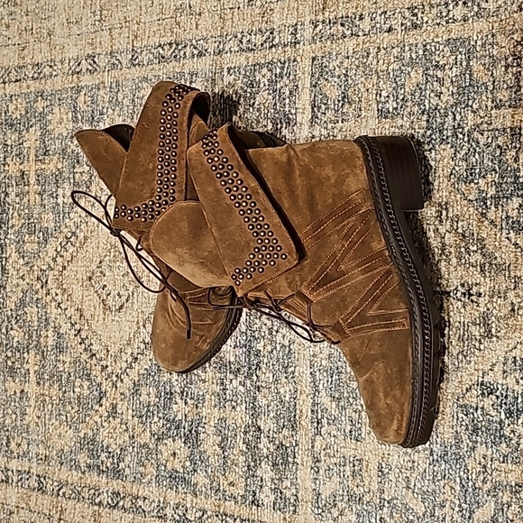 Stuart Weitzman 'Yadastud' Ankle Boot - Picture 1 of 15